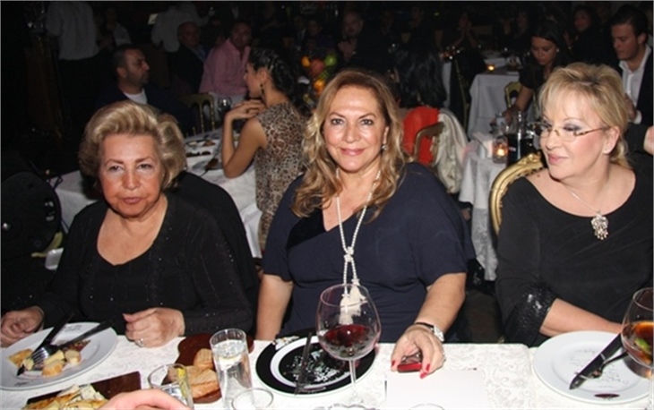 Cahide'nin Lüküs Sazı'nda Belkıs Özener sahne aldı