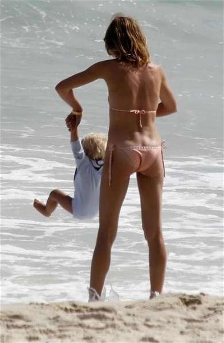 Plajın en güzel anneleri
