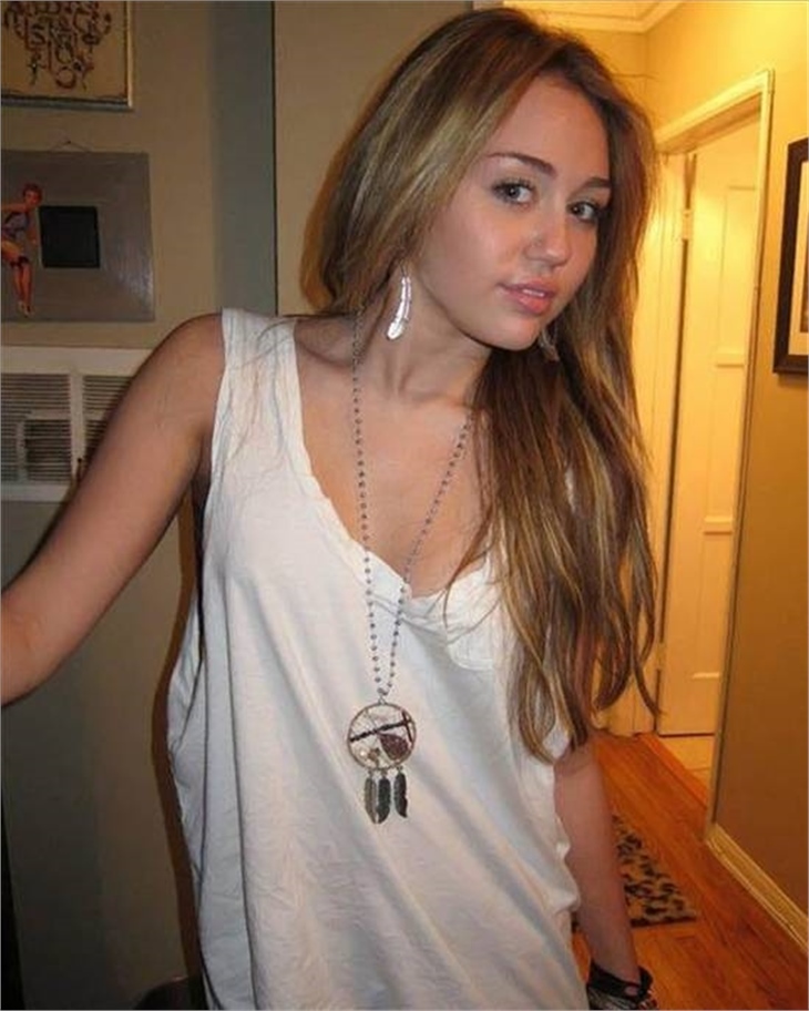 Красивые домашние девочки видео. Miley Cyrus 20 лет. Майли Сайрус в 14 лет.