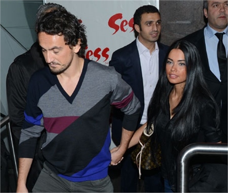 Yerli Adriana Fatma Gül bikinili!
