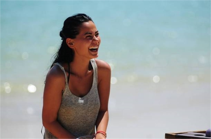Yerli Adriana Fatma Gül bikinili!