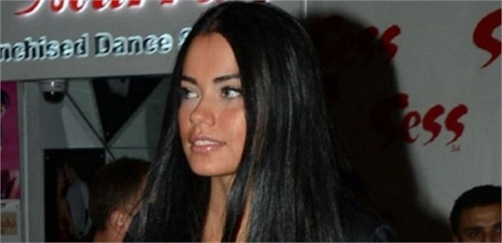 Yerli Adriana Fatma Gül bikinili!