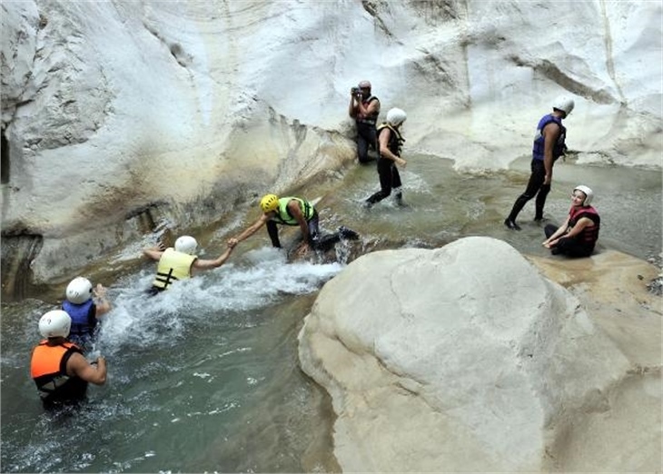 Kemer'de adrenalin kanyonu
