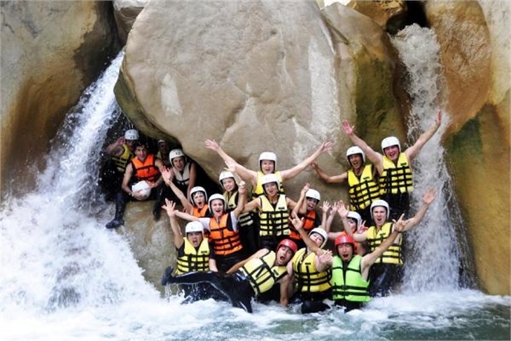 Kemer'de adrenalin kanyonu