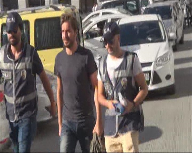 Tatilde gözaltına alınan ünlülerde İstanbul'a getirildi!