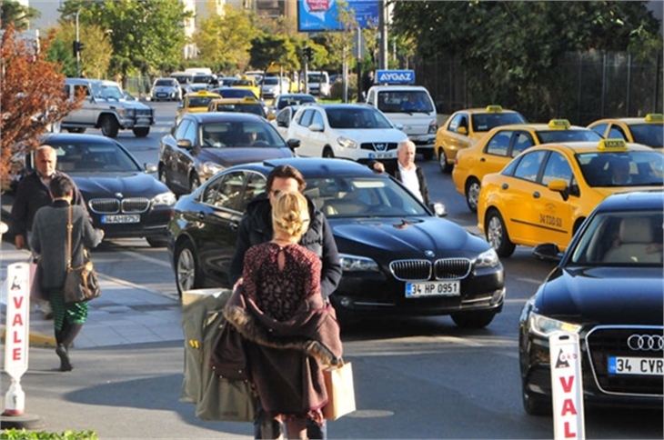 Derin Mermerci'nin 100 bin TL'lik kaplumbağa yüzüğü!