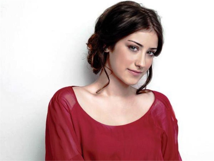 Hazal Kaya ile Ali Atay aşkında kriz çıktı!