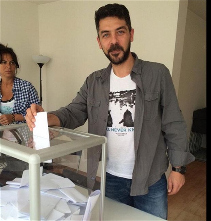 Oyuncular sandık başında