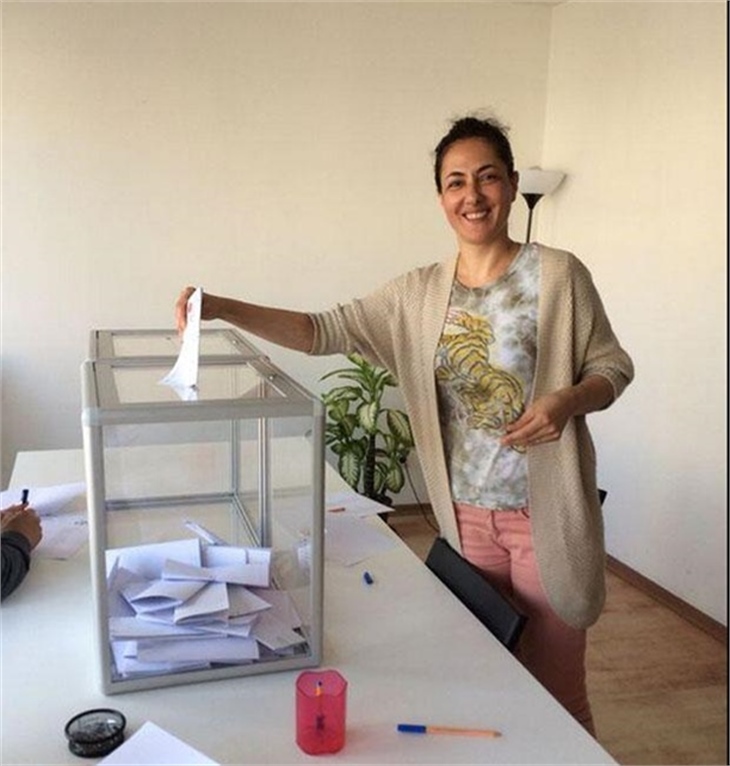 Oyuncular sandık başında