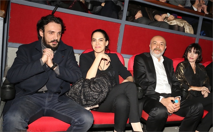 Hayalet Dayı'nın galasında gülme krizi!