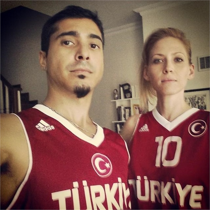 Şarkıcı Ferman Akgül baba oldu!