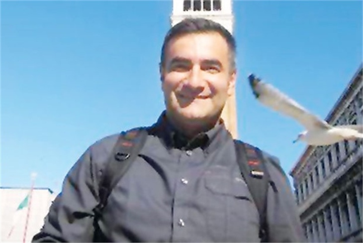 Hale Caneroğlu ve eşi Londra'ya taşındı