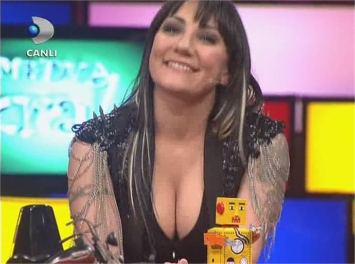 Özlem Tekin: Kesin şu sakalları tiksinç