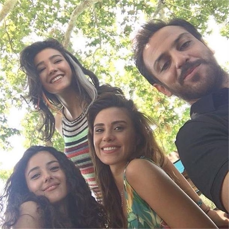 Erkan Kolçak Köstendil ile Cansu Tosun aşk yaşıyor