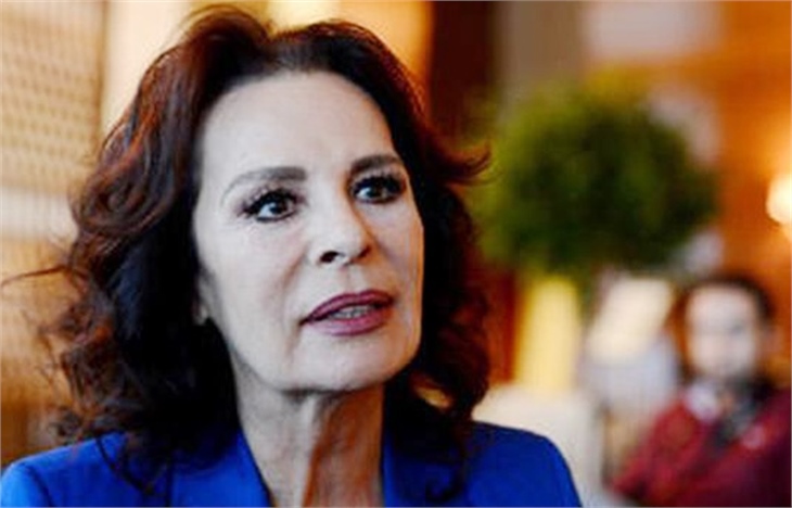Hülya Koçyiğiyit ameliyat için dua istedi!