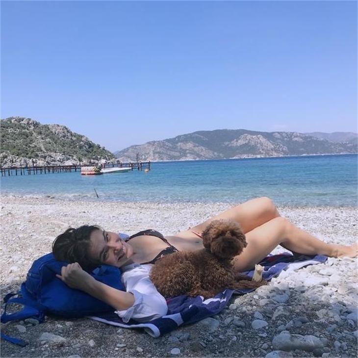 Saadet Işıl Aksoy sezonu açtı!
