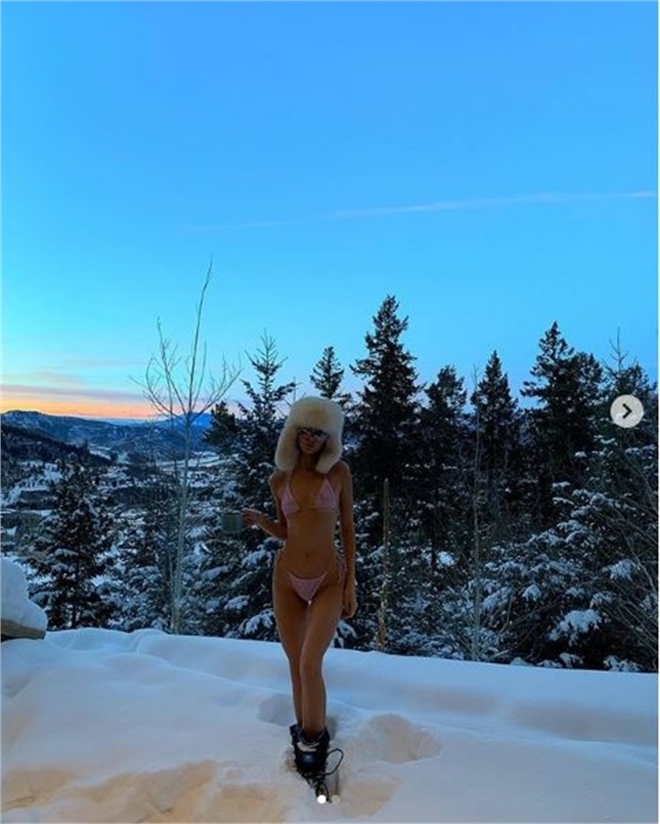 Kendall Jenner sınırları zorladı!