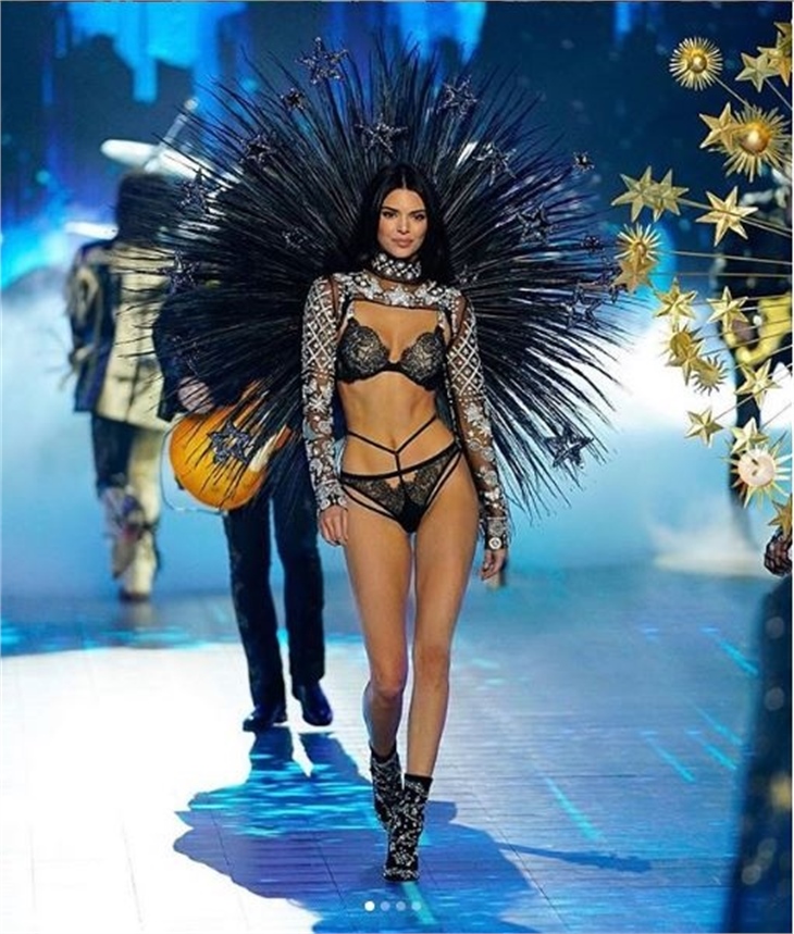 Kendall Jenner sınırları zorladı!