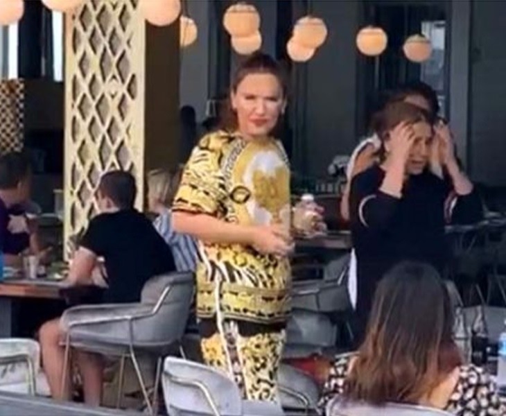 'Geçinemeyen' Demet Akalın şimdi de lüks restoran açtı!