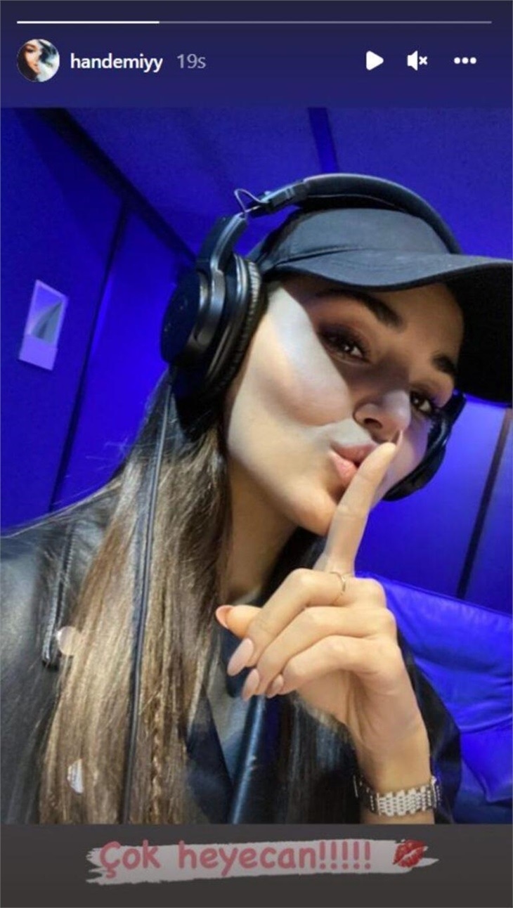 Hande Erçel şarkıcı mı oluyor? Stüdyo paylaşımı kafaları karıştırdı!
