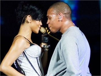 RİHANNA'YI DÖVEN CHRIS BROWN'A VİZE YOK