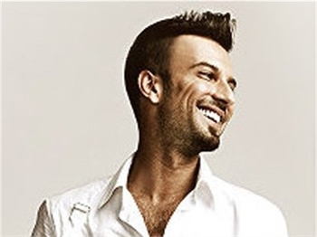 MEGASTAR TARKAN YENİ YAŞINA AŞKSIZ GİRDİ!