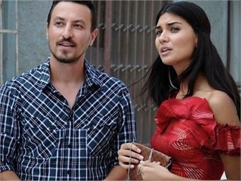 Tuba Büyüküstün'den sonra Onur Saylak da...
