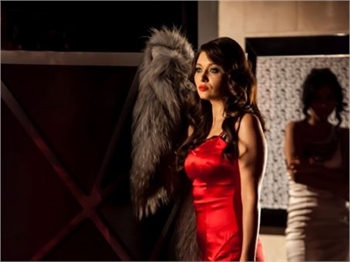 Nurgül Yeşilçay sert çıktı: Ne yapalım, yollu mu olalım?