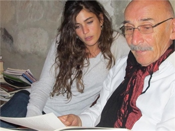 Berrak Tüzünataç, Tuncel Kurtiz'i unutmadı!