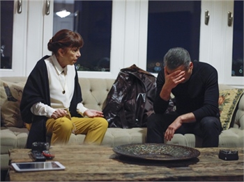 Paramparça 54. yeni bölümde nikahta büyük sürpriz...