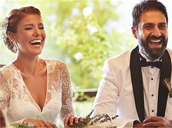 Erhan Çelik'ten eşi Gülben Ergen'e romantik 'Anneler Günü' mesajı