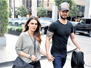 Aslı Enver'den Murat Boz'a sivilce operasyonu!