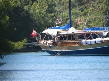 Balayındaki Sinem Kobal'dan şok hareket!