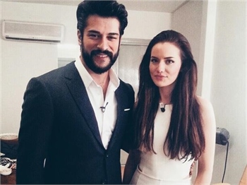 Burak Özçivit'ten Fahriye Evcen'e dizi desteği