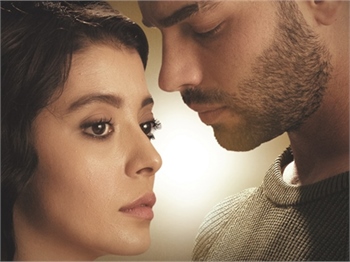 Selin Şekerci'den türkü sürprizi!
