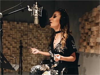 İrem Derici'den 14 saatte 'Tektaş' rekoru