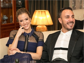 Simge Fıstıkoğlu ve Emir Tavukçuoğlu nişanlandı!
