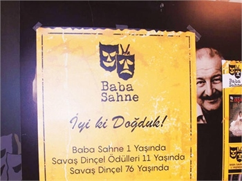 Baba Sahne 1 yaşında! Dostları Şevket Çoruh’u yalnız bırakmadı!
