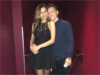 Mesut Özil ve Amine Gülşe düğün yeri arıyor!