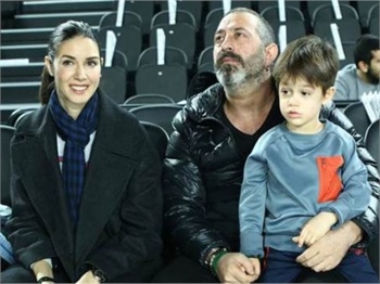 Cem Yılmaz'dan yıllar sonra gelen itiraf: "Bir çocuğa bakamadık karı-koca"