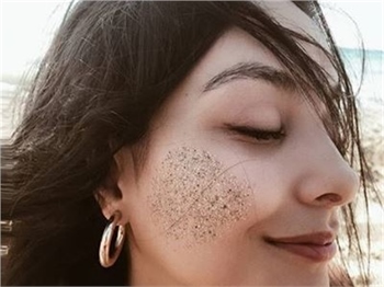 Hazal Filiz Küçükköse'den Alaçatı pozları!