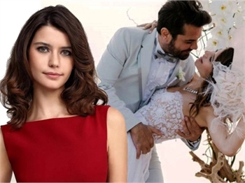 Beren Saat gemileri yaktı! "Asla sevmeyin..."