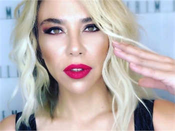 Yeşim Ceren Bozoğlu: "Dönüşmeye devam ediyorum!"