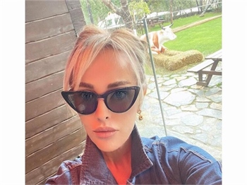 Helin Avşar photoshopu abarttı! Beli inceldi, boyu uzadı!