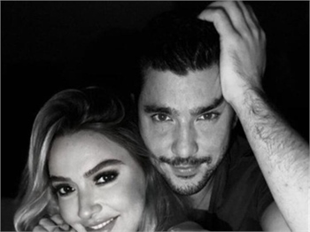 Hadise'den ayrılık açıklaması...