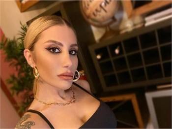 İrem Derici: "Güzel hatunlarla görünce kuduruyorum!"