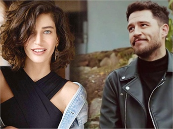 Berrak Tüzünataç ve Uraz Kaygılaroğlu'dan ilk fotoğraf