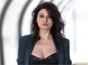 Nurgül Yeşilçay'dan yeni proje... İşte rol arkadaşları...