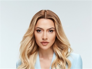 Hadise'den 1.5 milyon TL'lik anlaşma!