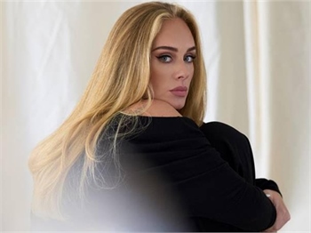 Adele'nin merakla beklenen yeni albümü "30" yayınlandı!